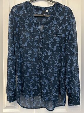 Kut from the Kloth Sheer Floral Blouse M Navy Button Down EUC